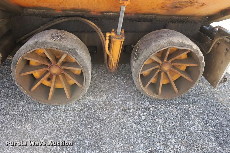 image for item DB10018 1982 Blaw Knox PF-115 paver