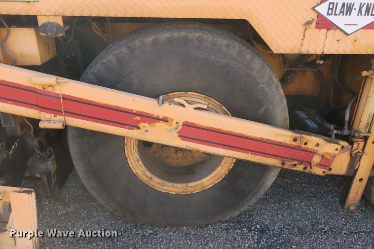 image for item DB10018 1982 Blaw Knox PF-115 paver