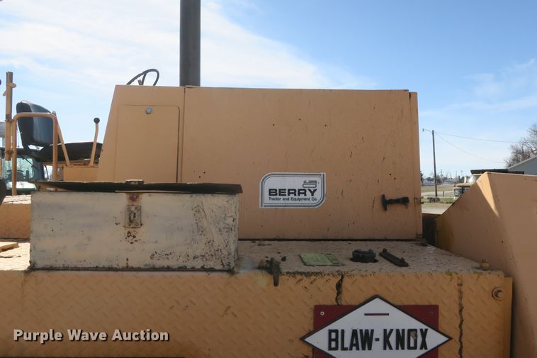 image for item DB10018 1982 Blaw Knox PF-115 paver