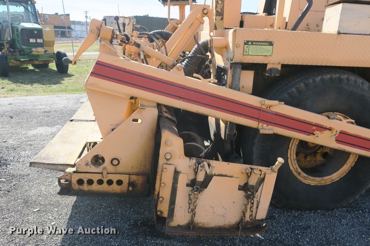 image for item DB10018 1982 Blaw Knox PF-115 paver