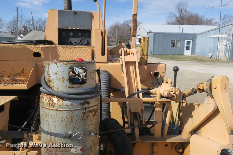 image for item DB10018 1982 Blaw Knox PF-115 paver