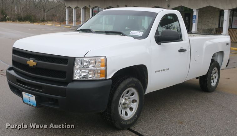 image for item DB10024 2013 Chevrolet Silverado 1500 pickup truck
