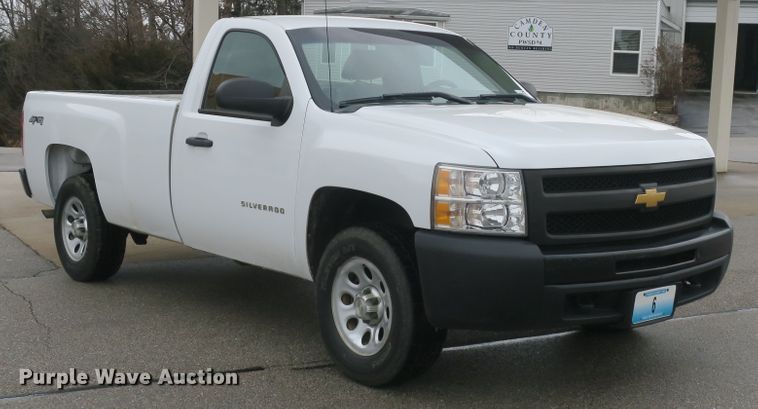 image for item DB10024 2013 Chevrolet Silverado 1500 pickup truck