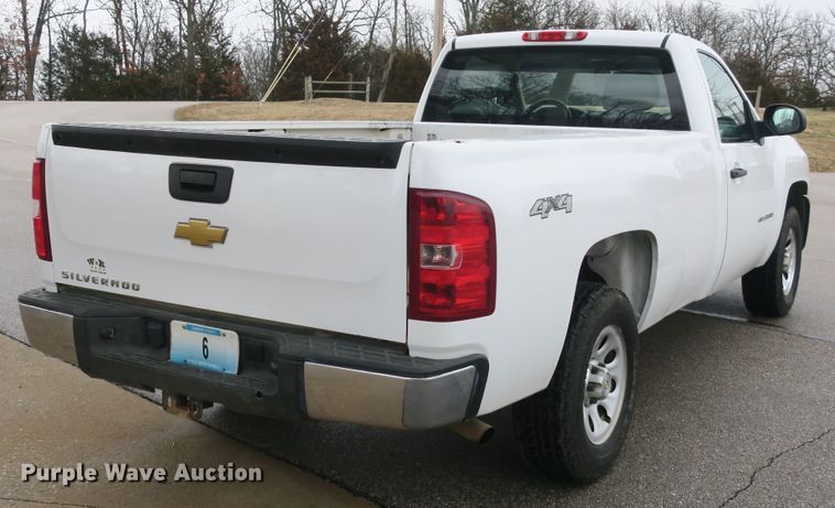 image for item DB10024 2013 Chevrolet Silverado 1500 pickup truck