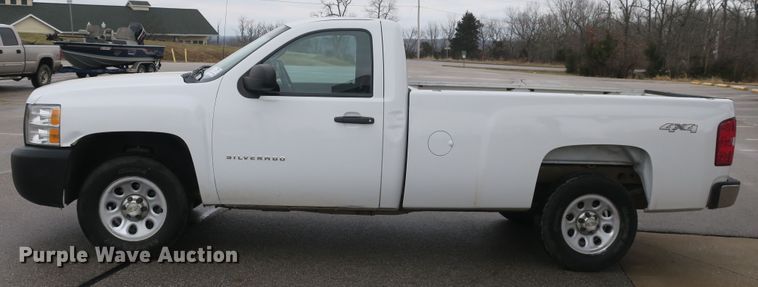 image for item DB10024 2013 Chevrolet Silverado 1500 pickup truck