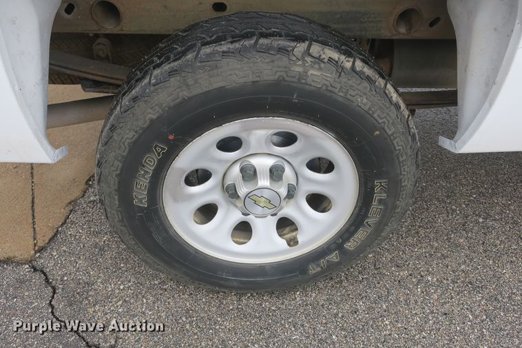 image for item DB10024 2013 Chevrolet Silverado 1500 pickup truck