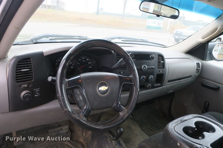 image for item DB10024 2013 Chevrolet Silverado 1500 pickup truck