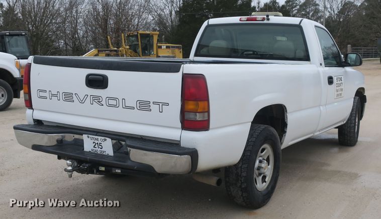 image for item DB10031 2001 Chevrolet Silverado 1500 pickup truck