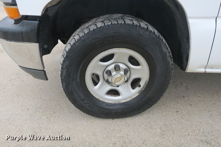 image for item DB10031 2001 Chevrolet Silverado 1500 pickup truck