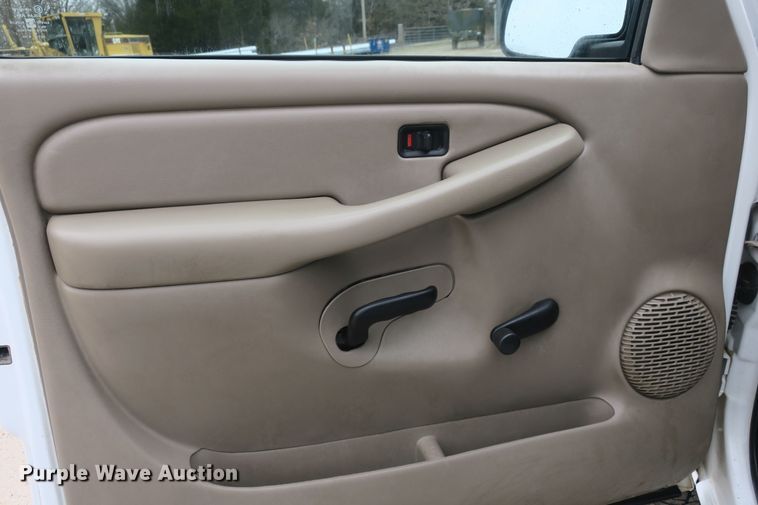 image for item DB10031 2001 Chevrolet Silverado 1500 pickup truck