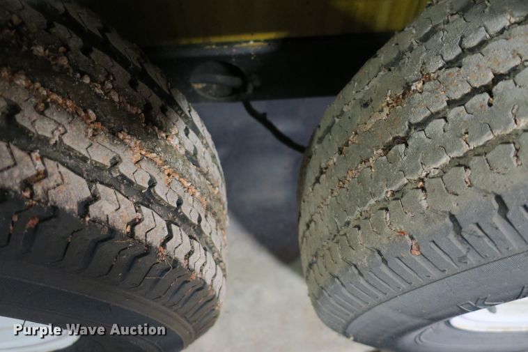 image for item DB10035 Mauldin MU600 oil distributor trailer