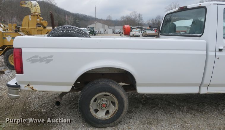 image for item DB10038 1995 Ford F150 pickup truck