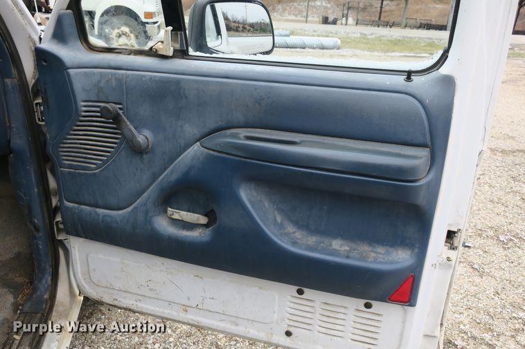 image for item DB10038 1995 Ford F150 pickup truck