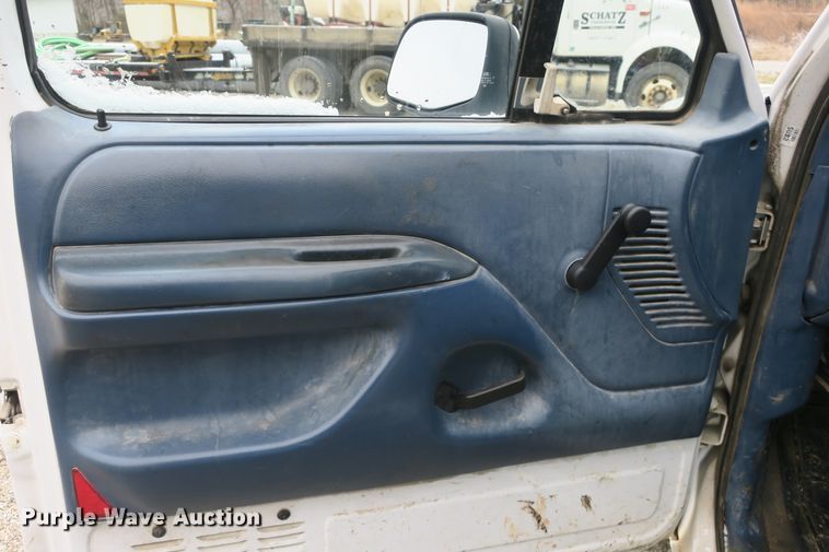 image for item DB10038 1995 Ford F150 pickup truck