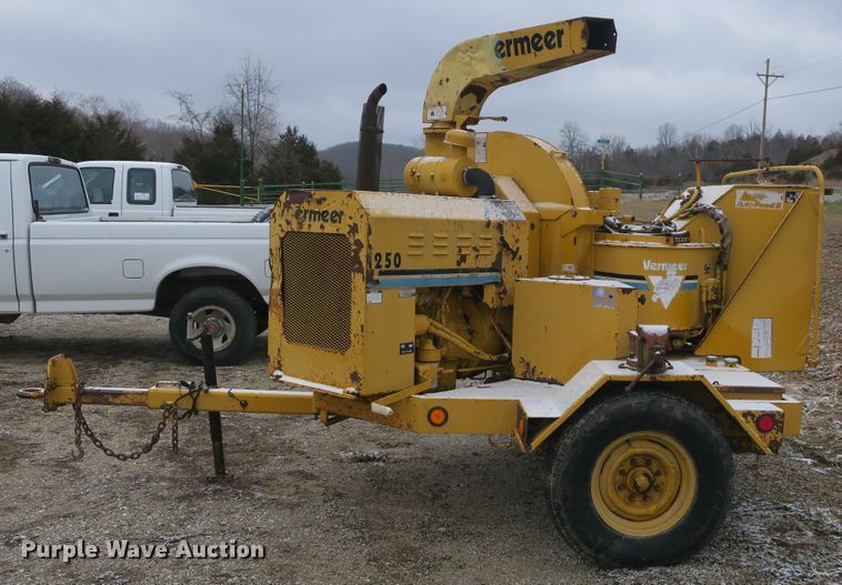 image for item DB10039 1997 Vermeer BC1250 wood chipper