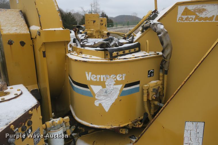 image for item DB10039 1997 Vermeer BC1250 wood chipper