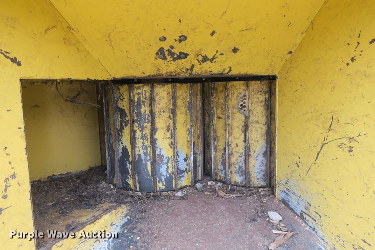 image for item DB10039 1997 Vermeer BC1250 wood chipper