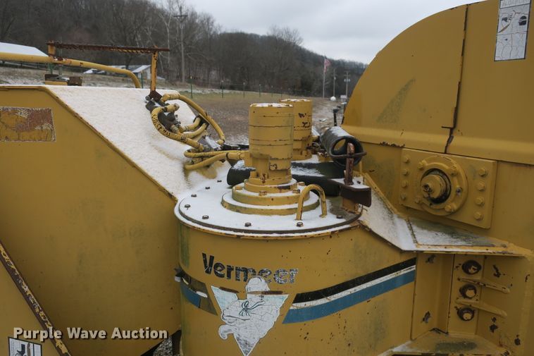 image for item DB10039 1997 Vermeer BC1250 wood chipper