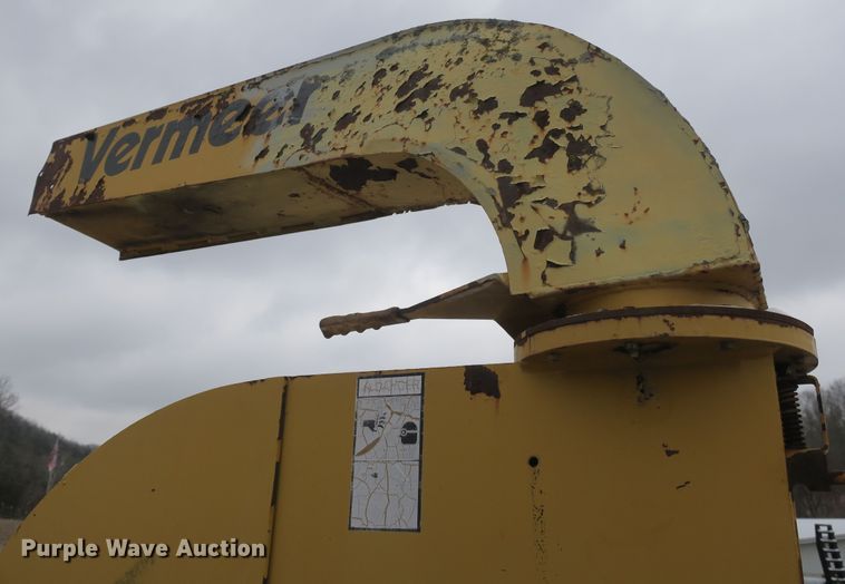 image for item DB10039 1997 Vermeer BC1250 wood chipper