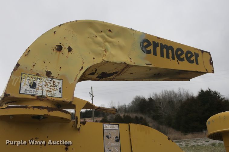 image for item DB10039 1997 Vermeer BC1250 wood chipper