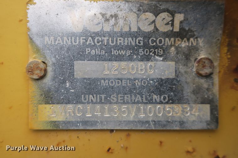 image for item DB10039 1997 Vermeer BC1250 wood chipper