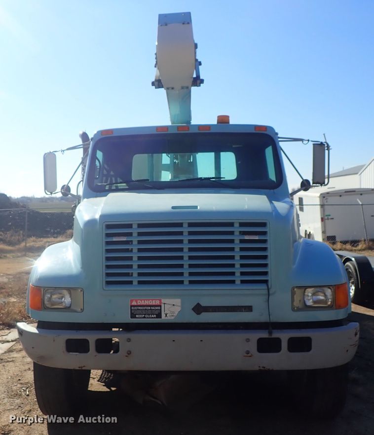 image for item DC3321 1995 International 4700 bucket truck
