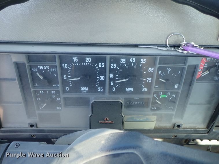 image for item DC3321 1995 International 4700 bucket truck