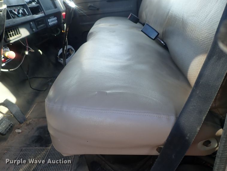 image for item DC3321 1995 International 4700 bucket truck