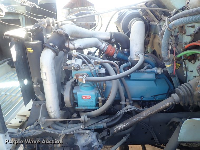 image for item DC3321 1995 International 4700 bucket truck