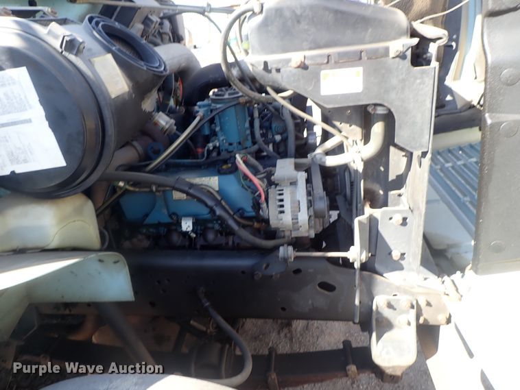 image for item DC3321 1995 International 4700 bucket truck