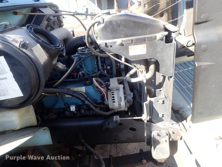 image for item DC3321 1995 International 4700 bucket truck