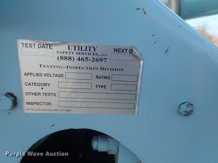 image for item DC3321 1995 International 4700 bucket truck