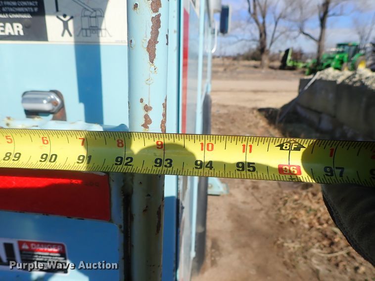 image for item DC3321 1995 International 4700 bucket truck