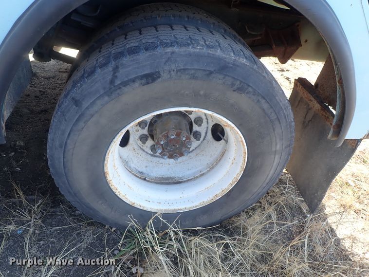 image for item DC3321 1995 International 4700 bucket truck