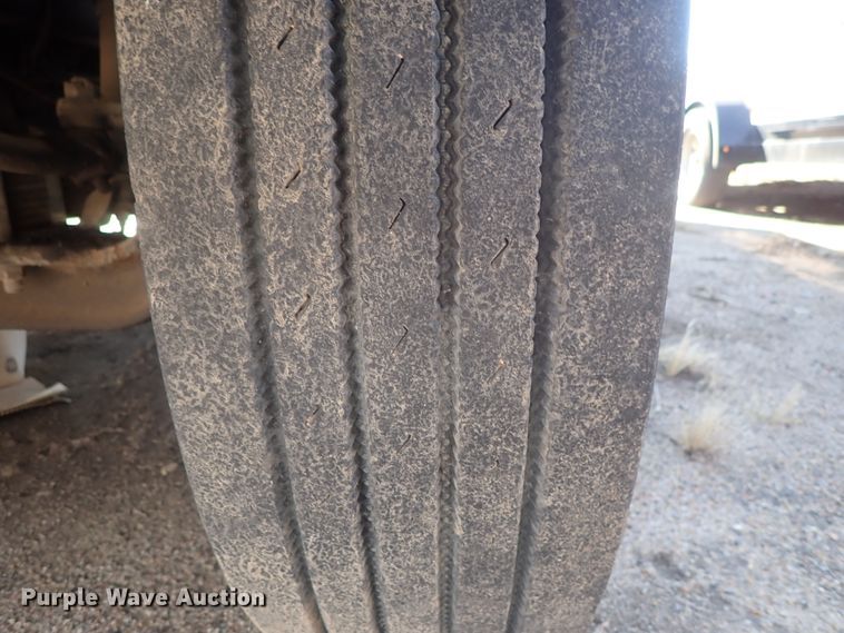 image for item DC3321 1995 International 4700 bucket truck