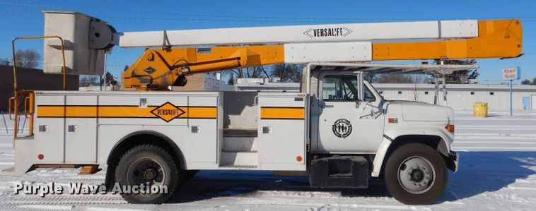 image for item DG5909 1987 GMC C70 bucket truck