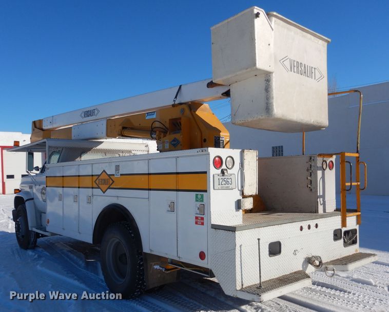 image for item DG5909 1987 GMC C70 bucket truck