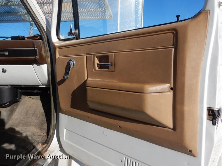 image for item DG5909 1987 GMC C70 bucket truck