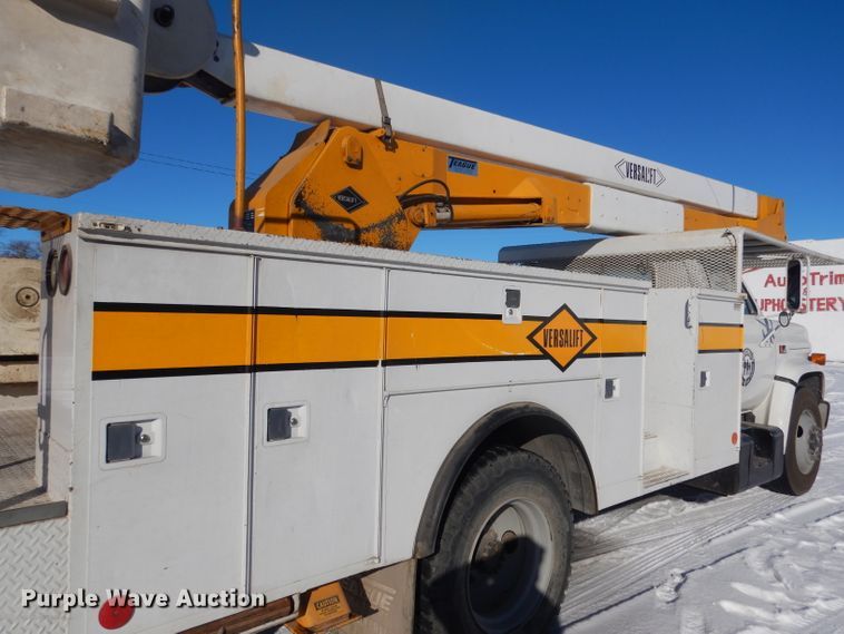 image for item DG5909 1987 GMC C70 bucket truck