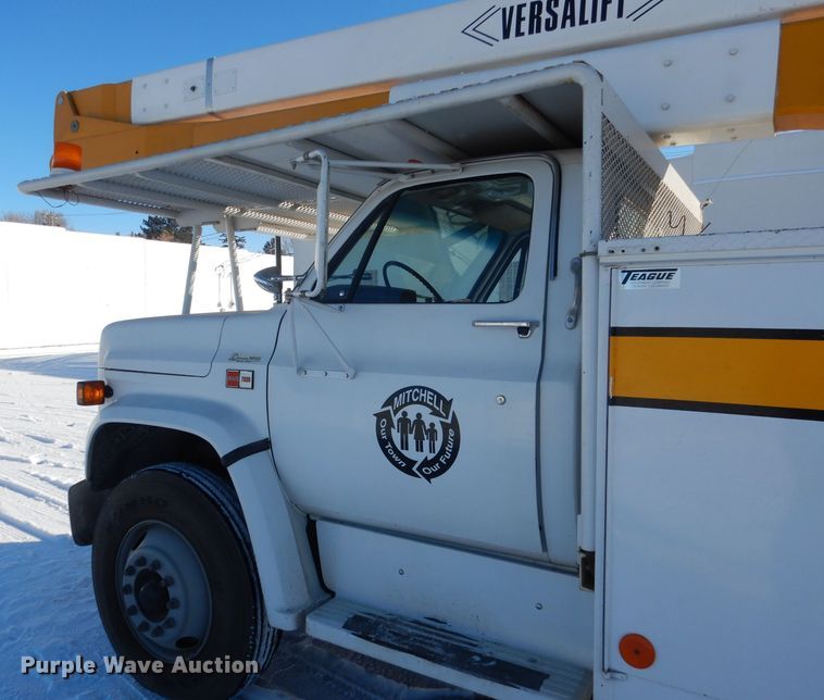 image for item DG5909 1987 GMC C70 bucket truck