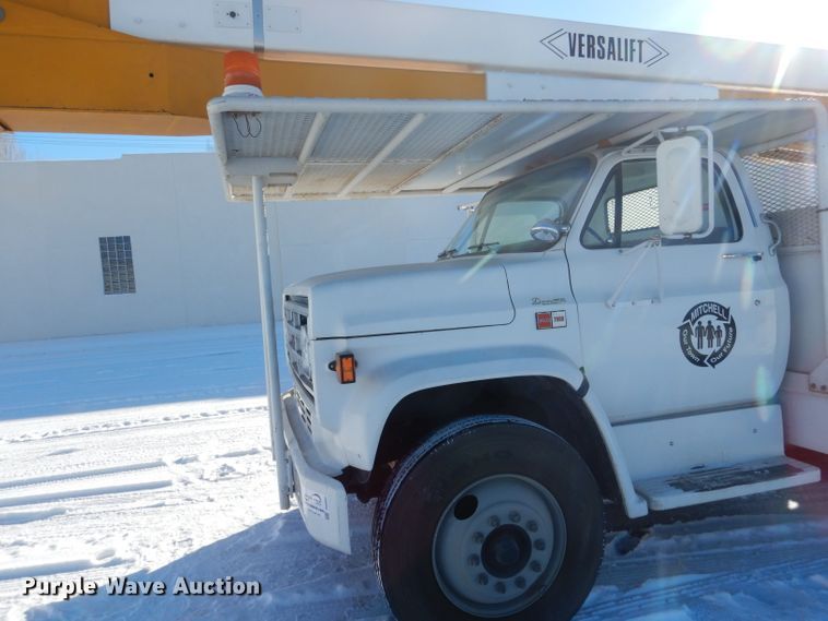 image for item DG5909 1987 GMC C70 bucket truck