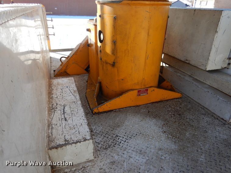 image for item DG5909 1987 GMC C70 bucket truck