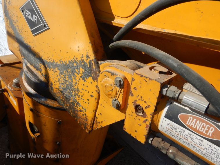 image for item DG5909 1987 GMC C70 bucket truck