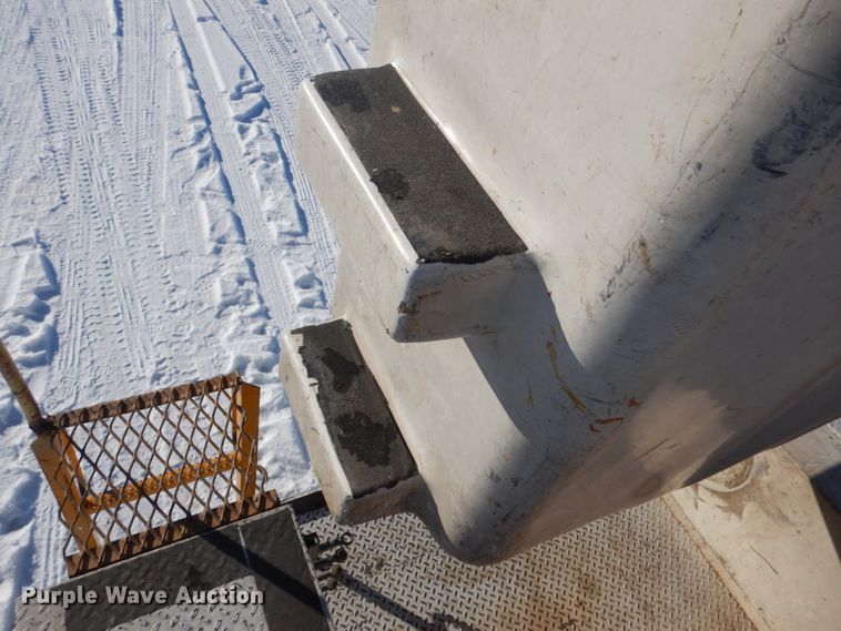 image for item DG5909 1987 GMC C70 bucket truck