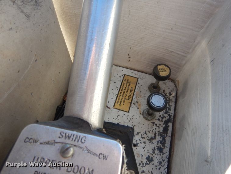 image for item DG5909 1987 GMC C70 bucket truck