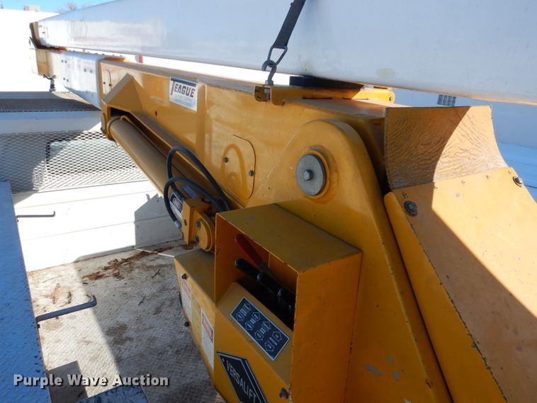 image for item DG5909 1987 GMC C70 bucket truck