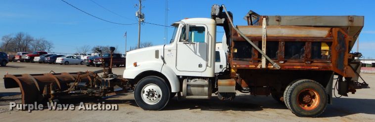 image for item DH2638 2004 Peterbilt 330 dump truck