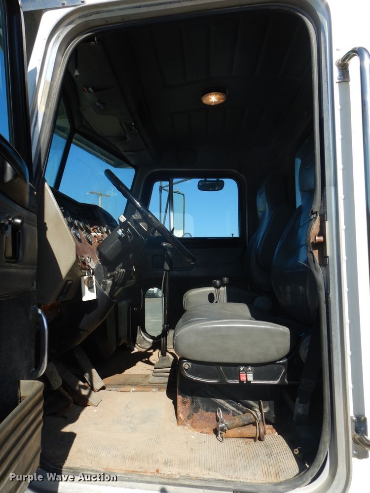 image for item DH2638 2004 Peterbilt 330 dump truck