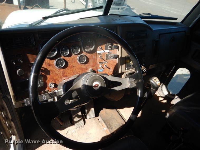 image for item DH2638 2004 Peterbilt 330 dump truck