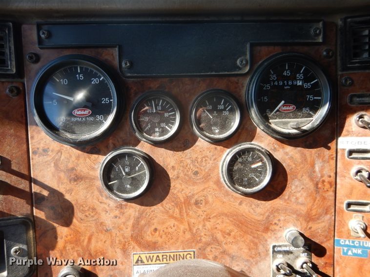 image for item DH2638 2004 Peterbilt 330 dump truck